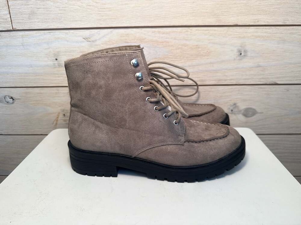American Eagle Tan Faux Suede Moc-Toe Lug Boots with Faux Shearling Size 11